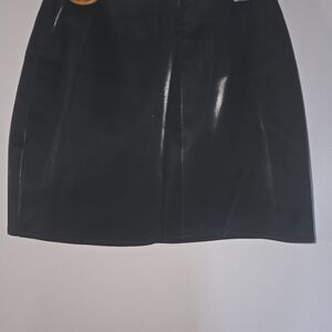 Elegant Black Pencil Skirt